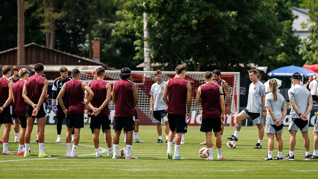Der-Kader-von-Miroslav-Klose-3-v-r-bekommt-Zuwachs
