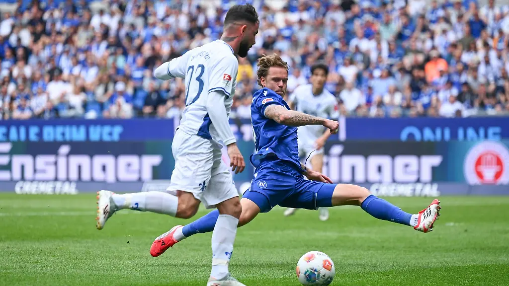 Marcel-Franke-r-spielt-weiter-im-KSC-Dress