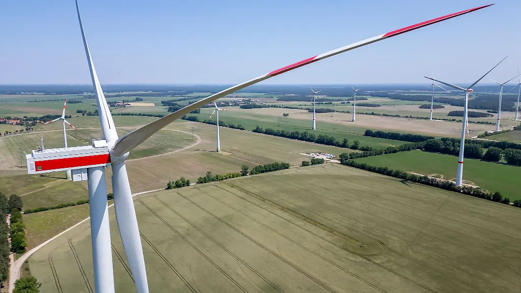 Der-Ausbau-der-Windkraft-in-Sachsen-Anhalt-setzt-zunehmend-auf-den-Ersatz-aelterer-Anlagen-durch-leistungsstaerkere-Windraeder