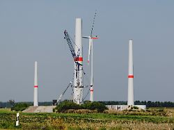 Warnung vor Ausbaustopp: Mehr Windkraftanlagen in Betrieb - würgt Reiche die Entwicklung ab?