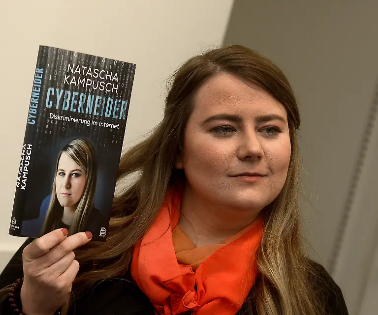 ABD0207-20191008-WIEN-OeSTERREICH-Natascha-Kampusch-anlaesslich-der-Buchpraesentation-Cyberneider-Diskriminierung-im-Internet-am-Dienstag-08-Oktober-2019-in-Wien