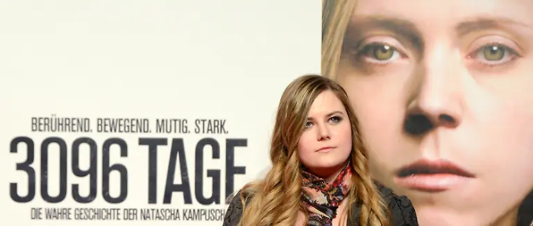 APA11634386-25022013-WIEN-OeSTERREICH-Weltpremiere-von-3096-Tage-der-verfilmten-Lebensgeschichte-von-Natascha-Kampusch-am-25-02-2013-in-Wien-Im-Bild-Natascha-Kampusch-am-Red-Carpet
