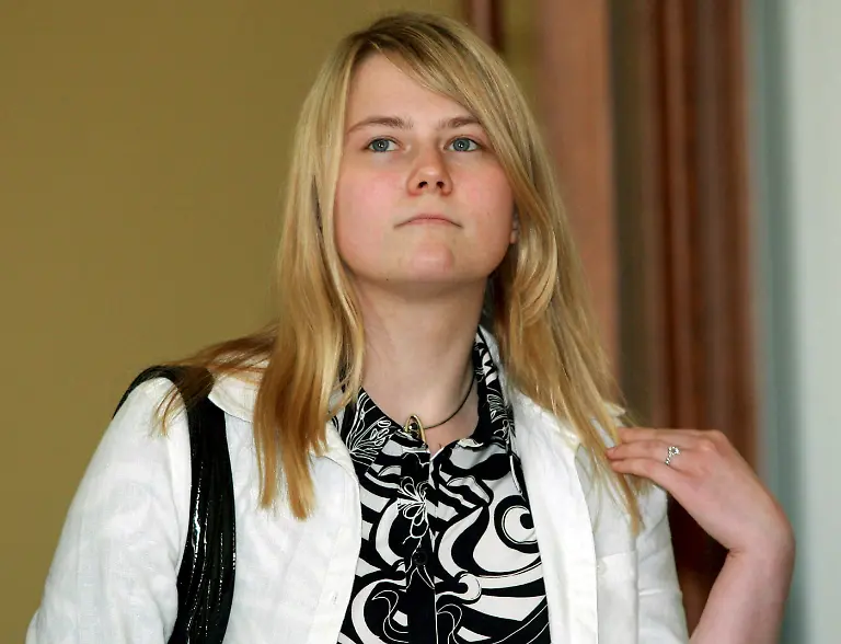 Natascha-Kampusch-arrives-at-a-civil-court-in-Graz-15-May-2008-The-woman-who-was-kidnapped-and-held-captive-for-more-than-eight-years-by-Wolfgang-Priklopil-near-Vienna-is-to-give-evidence-in-a-case-brought-by-lawyer-Martin-Wabl-claiming-that-Natascha-s-mother-Brigitta-Sirny-was-involved-in-the-abduction