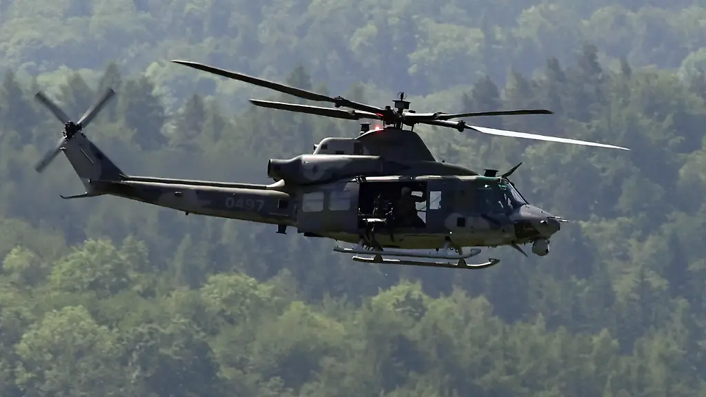 The-Joint-Fires-2025-military-training-took-place-at-the-Zdar-firing-range-at-the-Doupov-Military-Training-Area-Hradiste-Karlovy-Vary-Region-June-12-2025-Helicopter-Bell-UH-1Y-Venom