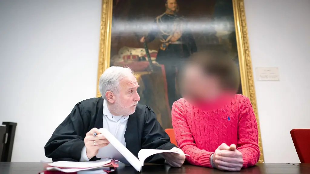 Der-Angeklagte-machte-zum-Prozessbeginn-keine-Angaben-zu-den-Vorwuerfen