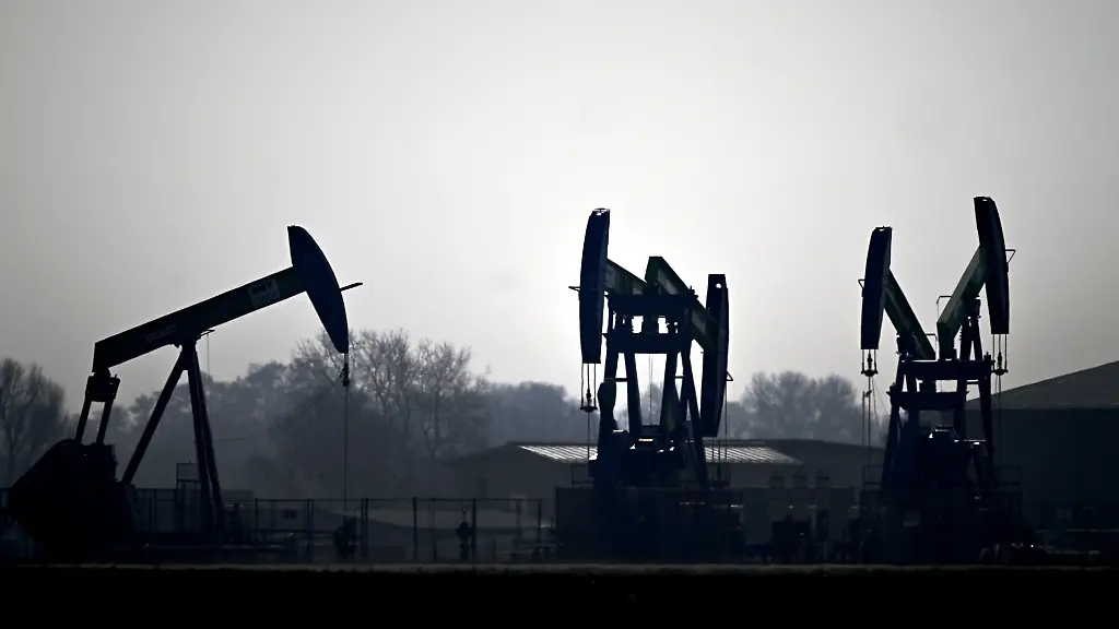 Erdoelpumpen-zur-Foerderung-von-Erdoel-aufgenommenin-Niederoesterreich-Mit-dem-Beginn-des-Iran-Kriegs-sind-die-Preise-fuer-Rohoel-auf-dem-Weltmarkt-kraeftig-gestiegen