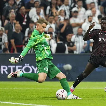 Besiktas-v-Midtjylland-UEFA-Europa-League-second-qualifying-round-ISTANBUL-TURKIYE-JULY-23-Goalkeeper-Alexander-Nubel-L-of-Besiktas-competes-against-Pedro-Bravo-R-of-Midtjylland-during-the-UEFA-Europa-League-second-qualifying-round-first-leg-match-between-Besiktas-and-Midtjylland-at-Tupras-Stadium-in-Istanbul-Turkiye-on-July-23-2026-Esra-Bilgin-Anadolu-Istanbul-Turkey-Editorial-use-only-Please-get-in-touch-for-any-other-usage