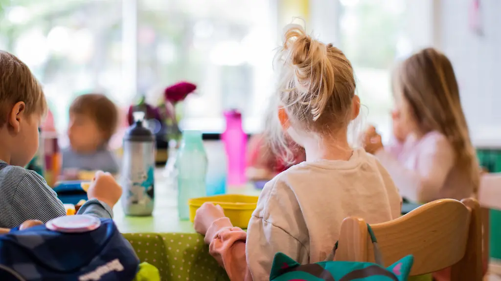 In-Nordrhein-Westfalen-haben-Kitas-bereits-seit-dem-8-Juni-wieder-geoeffnet