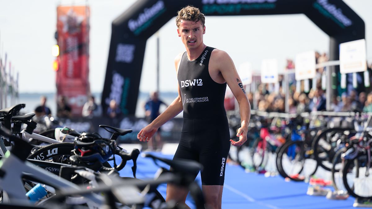 Gegner muss barfuß rennen: Verrückter Schuhklau wirbelt Meisterschafts-Triathlon durcheinander
