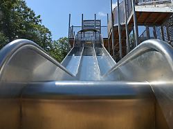 Wenn die Rutsche glüht: Hitzefeste Spielplätze lassen nicht nur Kinder aufatmen