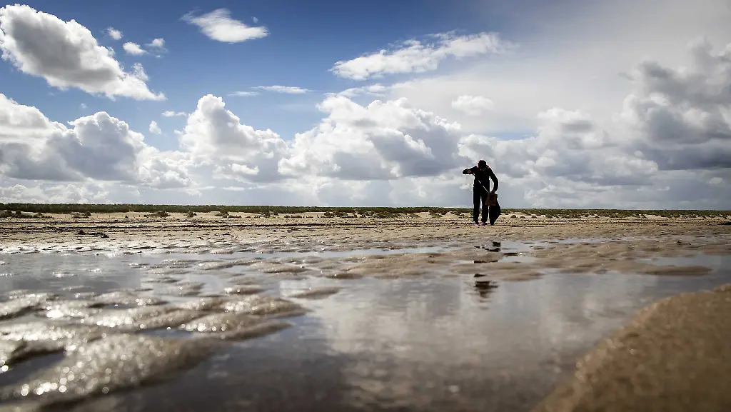 Der-seinerzeit-siebenjaehrige-Jair-Soares-war-zuletzt-im-August-1995-am-Strand-von-Monster-suedlich-von-Den-Haag-gesehen-worden