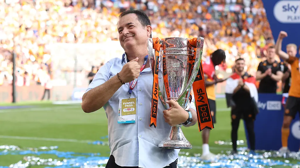 May-23-2026-London-England-LONDON-ENGLAND-MAY-23-Ali-Acun-Ilicali-owner-of-Hull-City-holds-aloft-The-Sky-Bet-Championship-Play-Off-Final-trophy-in-celebration-after-winning-the-promotion-to-the-Premier-League-after-winning-the-Sky-Bet-Championship-Play-Off-Final-2026-during-The-Sky-Bet-Championship-Play-Off-Final-match-between-Hull-City-v-Middlesbrough-at-Wembley-Stadium-London-England-on-May-23