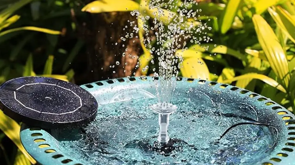 Einfach-aber-effektiv-Ein-Solarbrunnen-kann-Garten-und-Balkon-optisch-stark-aufwerten