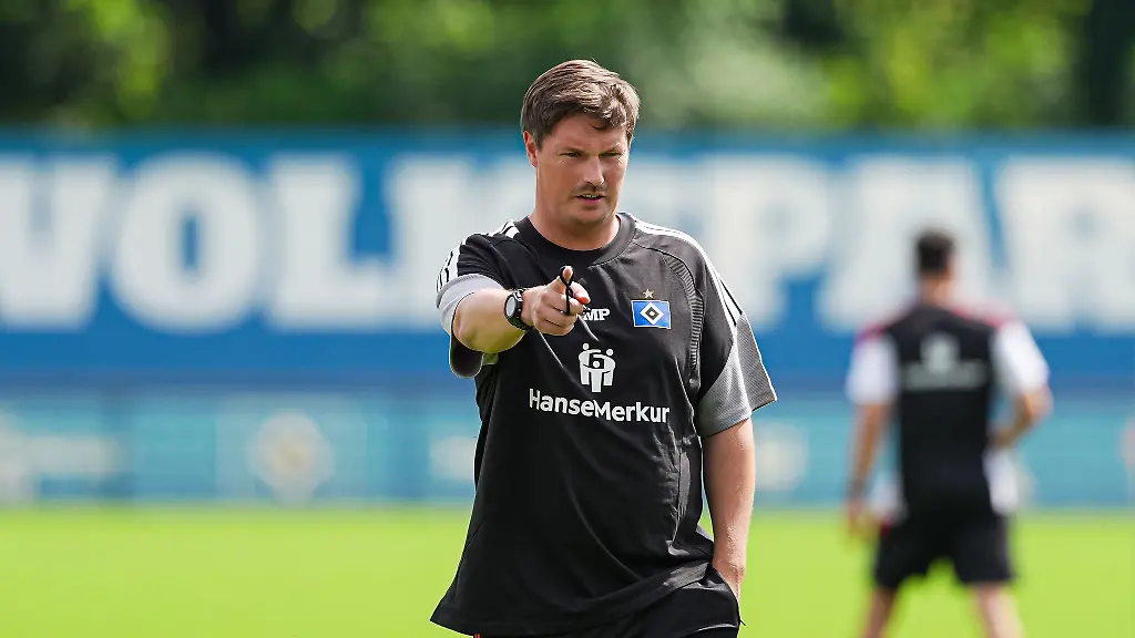 Gibt-seit-Ende-2024-den-Weg-beim-HSV-vor-Cheftrainer-Merlin-Polzin