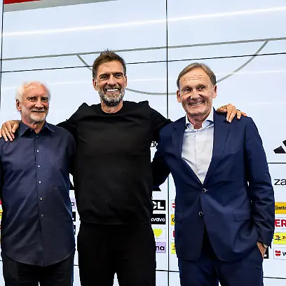 FRANKFURT-GERMANY-JULY-24-Bernd-Neuendorf-President-DFB-Rudi-Voeller-Voeller-Director-Sports-DFB-Juergen-Klopp-Head-Coach-Germany-DFB-and-Hans-Joachim-Watzke-Vice-President-DFB-pose-together-for-a-group-photo-during-the-press-conference-to-present-Juergen-Klopp-as-the-new-head-coach-of-Germany-at-DFB-Campus-on-July-24-2026-in-Frankfurt-Germany