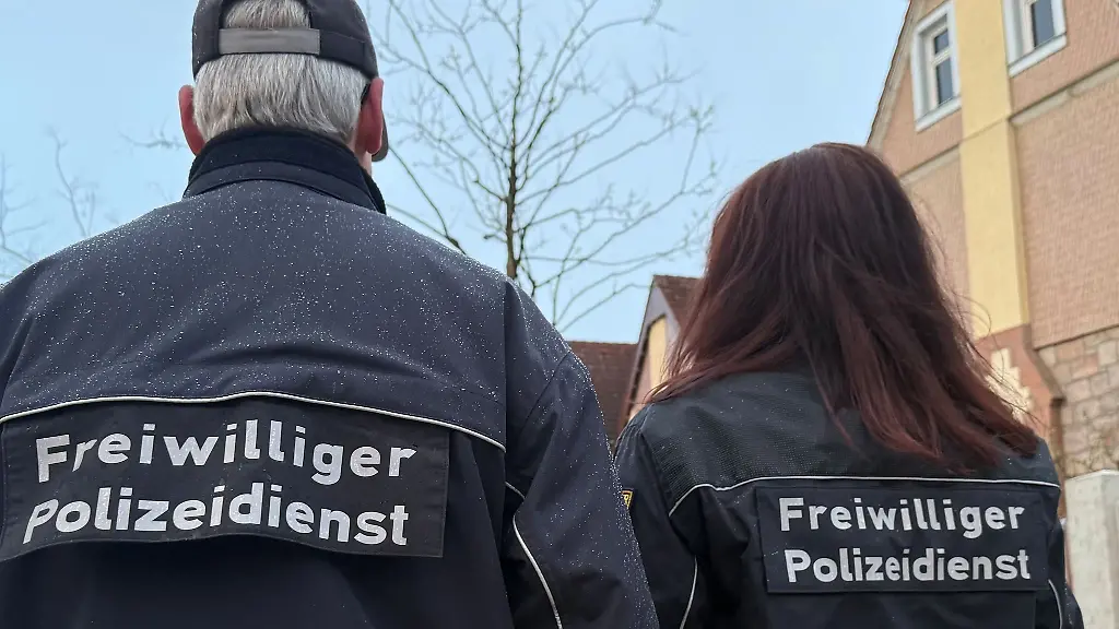 Sie-sollen-der-Polizei-helfen