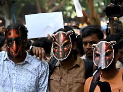 Reaktion auf Studentenproteste: "Kakerlaken-Partei" drängt Indiens Bildungsminister aus dem Amt