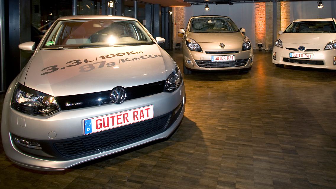 VW vorn, Toyota im Hintergrund: Ein Bild, das in Wolfsburg gefallen dürfte.