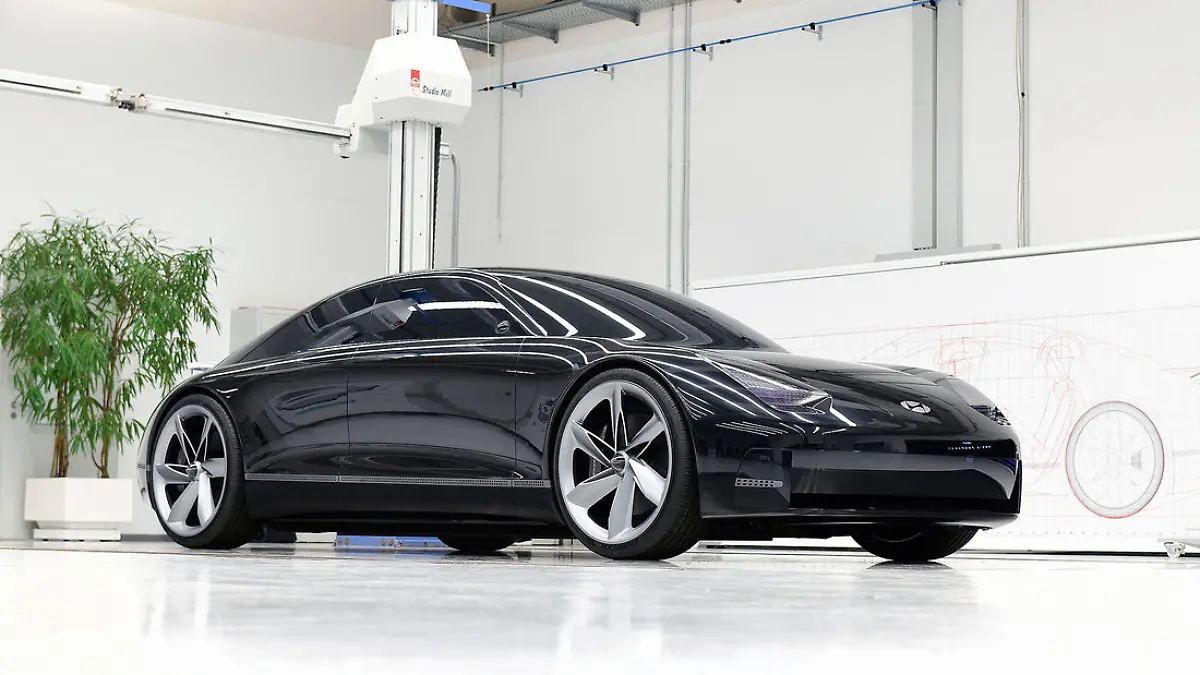 Hyundai-Prophecy-Concept-Car-169FullWidthOdcPortrait-e53f15e0-1675094