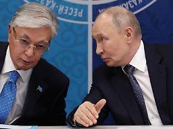 "Einfrieren" des Konflikts: Kasachischer Präsident fordert Stopp der Kämpfe von Putin