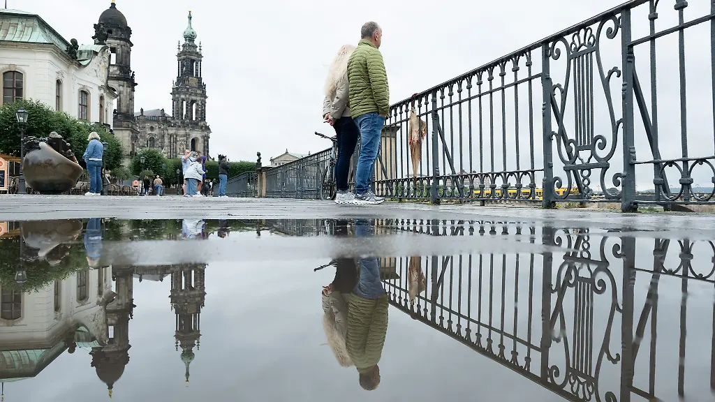 Ab-dem-Abend-kommt-es-in-Sachsen-oertlich-zu-Schauern-und-Gewittern