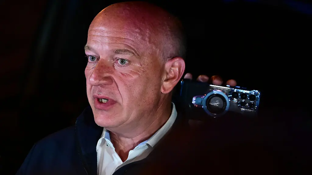 Berlins-Regierender-Buergermeister-Kai-Wegner-CDU-aeusserte-sich-ebenso-wie-zahlreiche-weitere-Politiker-bestuerzt-ueber-den-Angriff-am-Rande-des-CSD