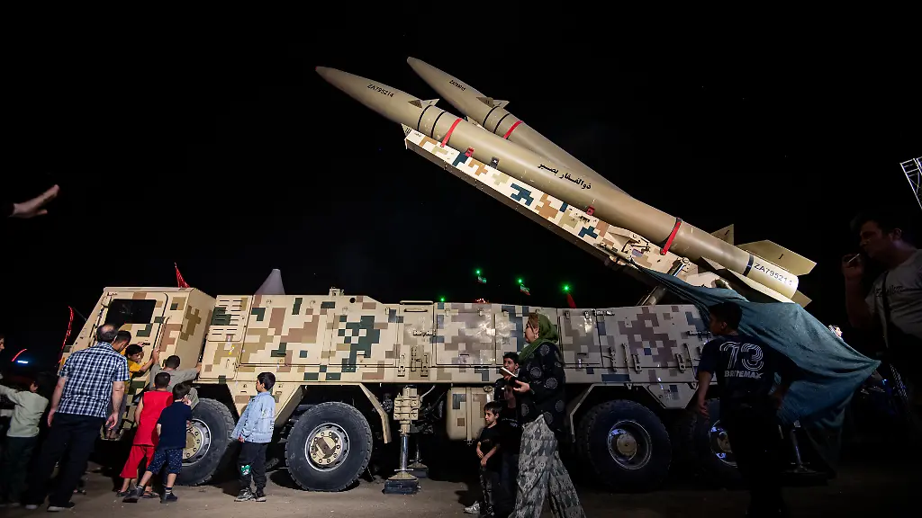 Iranian-Zulfiqar-road-mobile-ballistic-missiles-are-displayed-during-a-pro-government-demonstration-in-Tehran-Iran-on-Friday-July-24-2026-U-S-and-Iran-traded-attacks-for-the-13th-night-in-a-row-with-few-signs-of-either-side-returning-to-negociations