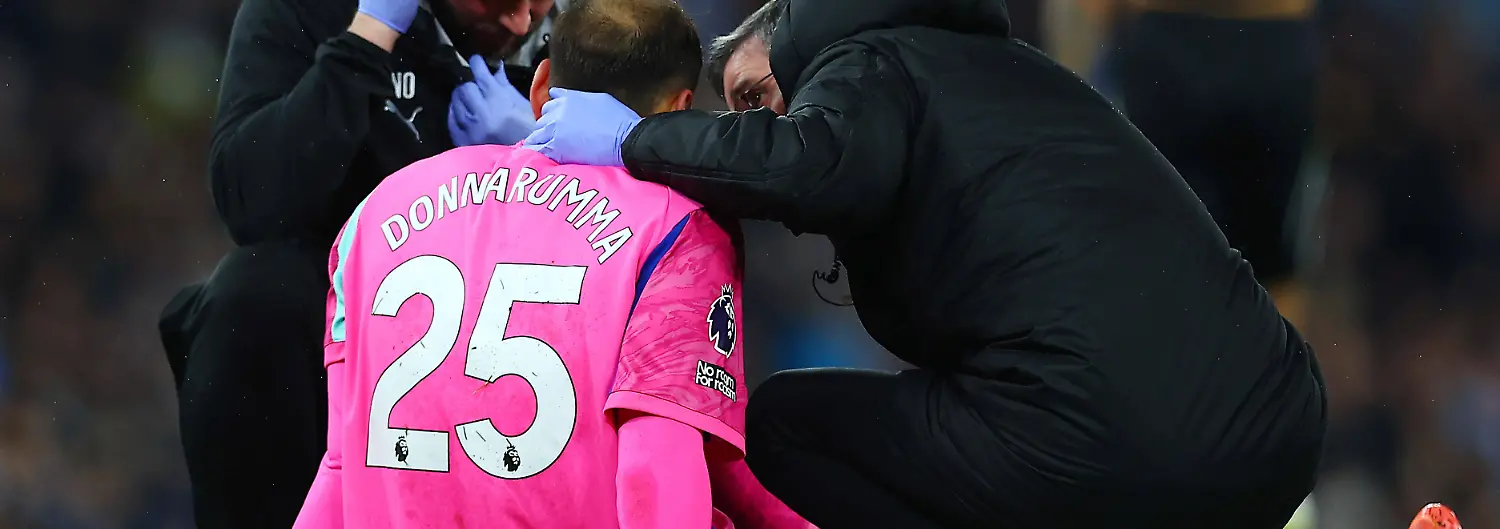 Manchester-City-goalkeeper-Gianluigi-Donnarumma-receives-treatment-Manchester-City-v-Leeds-United-Premier-League-Football-Etihad-Stadium-Manchester-UK-29-Nov-2025Manchester-Etihad-Stadium-United-Kingdom-EDITORIAL-USE-ONLY-No-use-with-unauthorised-audio-video-data-fixture-lists-club-league-logos-or-live-services-Online-in-match-use-limited-to-120-images-no-video-emulation-No-use-in-betting-games-or-single-club-league-player-publications