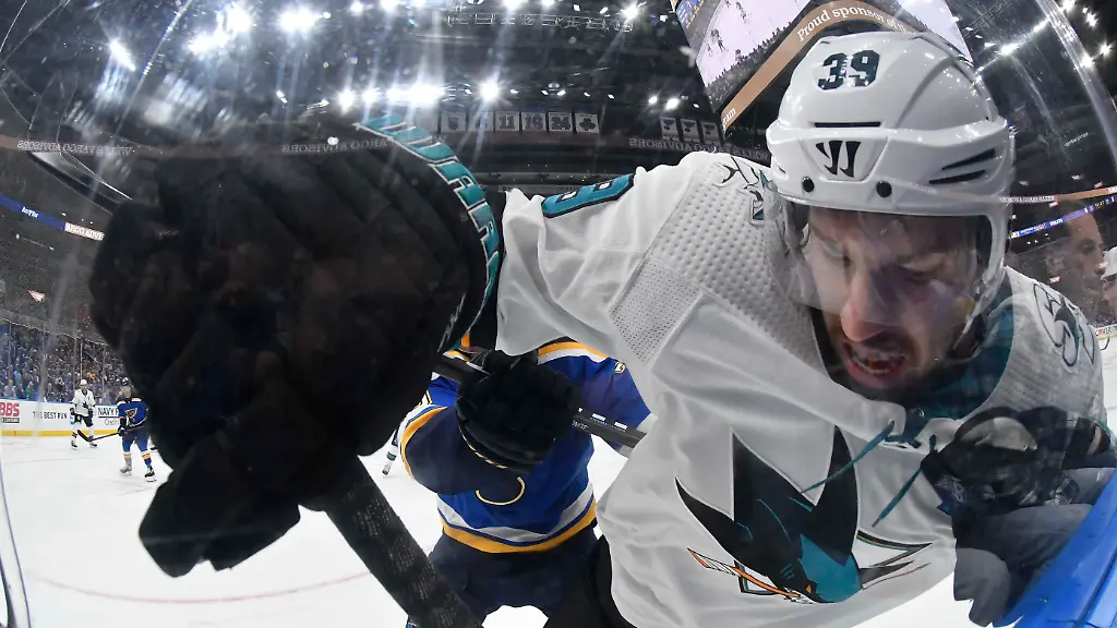 2019-05-16T025642Z-787746123-NOCID-RTRMADP-3-NHL-STANLEY-CUP-PLAYOFFS-SAN-JOSE-SHARKS-AT-ST-LOUIS-BLUES
