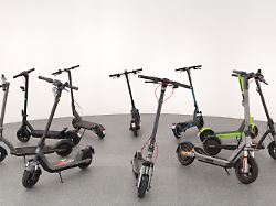 Sieben sind "gut": ADAC testet zehn E-Kickscooter - bei zweien bricht der Lenker