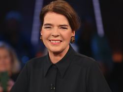 Susanne Daubner Tagesschau Sprecherin Sitzt In Der NDR Talk Show