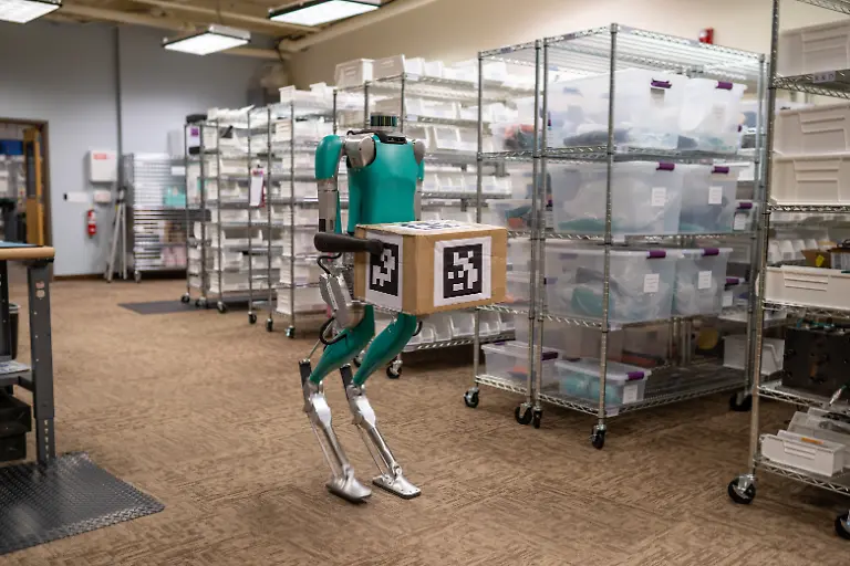 Das-amerikanische-Unternehmen-Agility-Robotics-bringt-Digit-auf-den-Markt-einen-kollaborativen-Roboter-mit-Armen-und-Beinen-Ford-wird-als-erster-Kunde-gleich-zwei-dieser-Roboter-erwerben-Die-bereits-bestehende-Partnerschaft-zwischen-Agility-Robotics-und-Ford-soll-Moeglichkeiten-erkunden-wie-Nutzfahrzeugkunden-einschliesslich-autonomer-Fahrzeugunternehmen-die-Lagerhaltung-und-Warenlieferung-effizienter-und-erschwinglicher-gestalten-koennen-Weiterer-Text-ueber-ots-und-www-presseportal