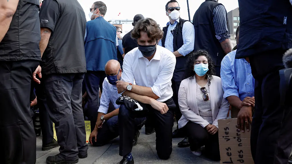2020-06-05T212852Z-939045891-RC283H9UC7ZE-RTRMADP-3-MINNEAPOLIS-POLICE-PROTESTS-OTTAWA
