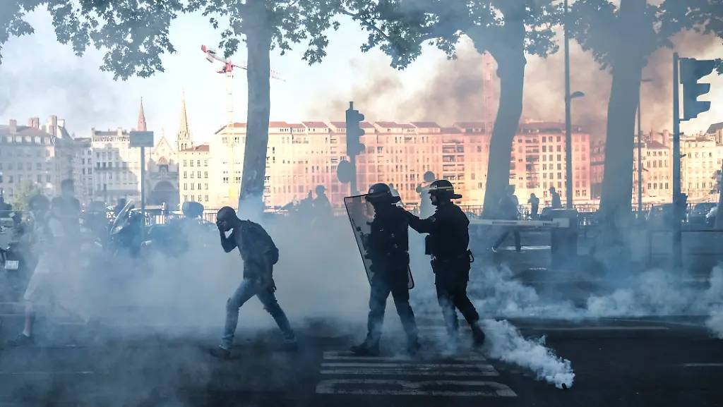 8f2421c4102cb6e3f6f623c83515a580