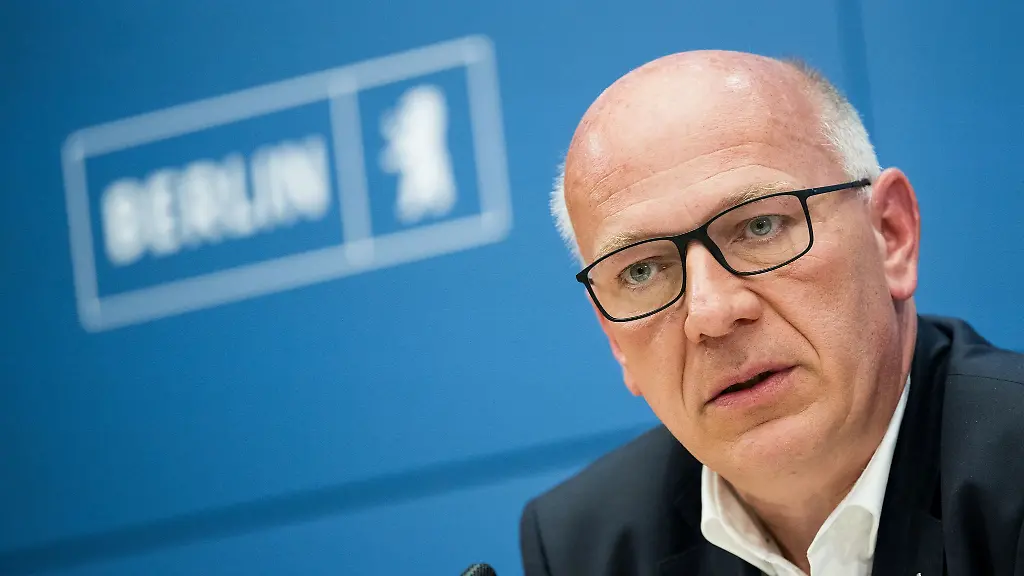 Berlins-Regierender-Buergermeister-plaediert-fuer-einen-Gedenkort-fuer-die-Opfer-des-Terroranschlags-vom-vergangenen-Samstag