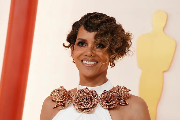 Halle-Berry-arrives-at-the-Oscars-on-Sunday-March-12-2023-at-the-Dolby-Theatre-in-Los-Angeles