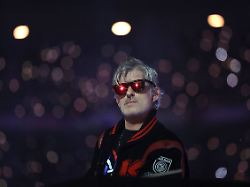 Untersuchung eingeleitet: DJ Kavinsky tot in seiner Pariser Wohnung aufgefunden