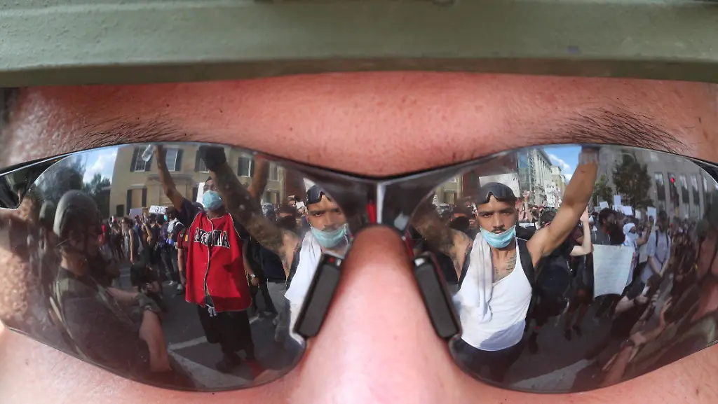 2020-06-04T000000Z-1811557017-RC212H906HT6-RTRMADP-3-MINNEAPOLIS-POLICE-PROTESTS-WASHINGTON