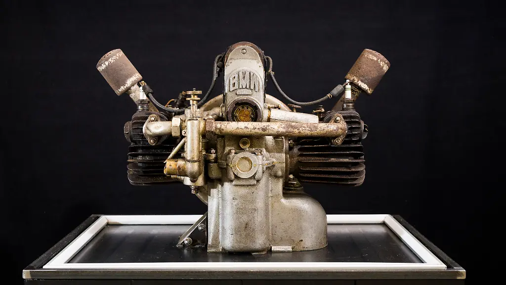 BMW-Boxermotor-001-3370