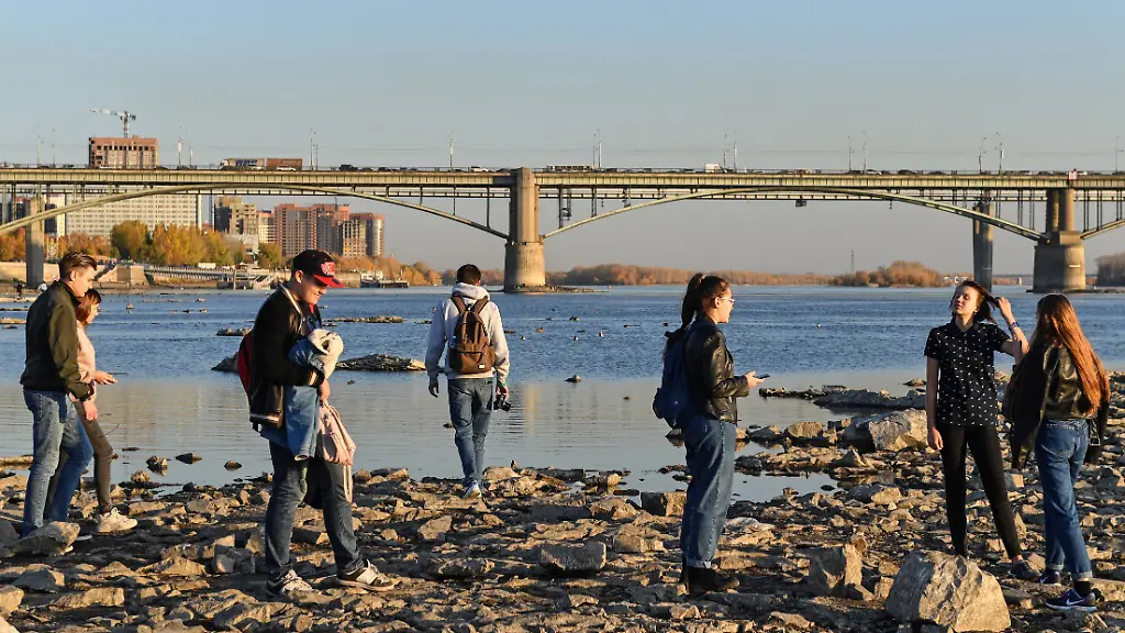 Die-Eisschmelze-auf-dem-russischen-Fluss-Ob-ist-laut-EU-Dienst-noch-nie-so-frueh-gestartet