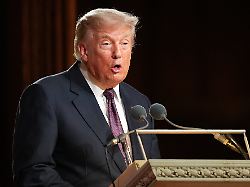 US-Basen im Visier Teherans: Trump will Iran nach Angriffen in Jordanien "windelweich prügeln"