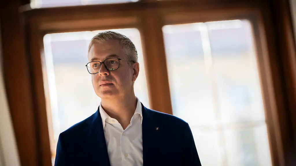 CDU-Spitzenkandidat-Stefan-Evers-fordert-ein-schaerferes-Vorgehen-gegen-Gefaehrder