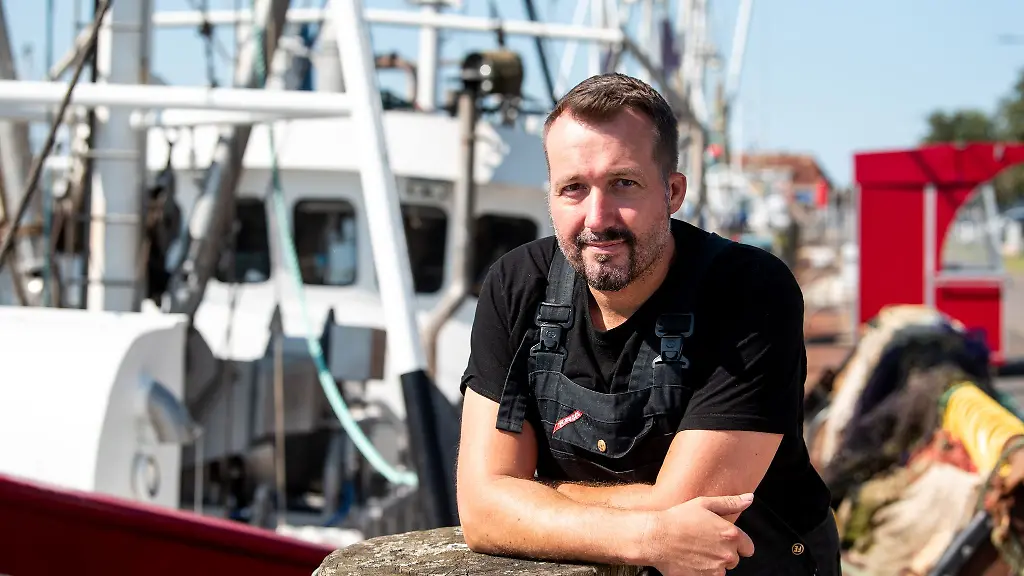 Fischer-Andre-Claussen-hofft-dass-der-Krabbenfang-an-der-deutschen-Nordseekueste-Zukunft-hat