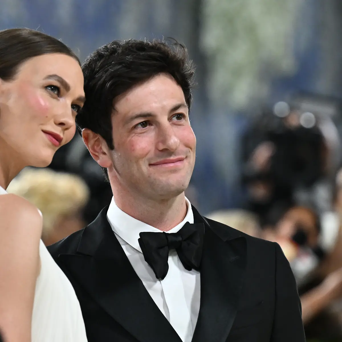 Karlie-Kloss-left-and-Joshua-Kushner-arrive-at-The-Metropolitan-Museum-of-Art-s-Costume-Institute-benefit-gala-celebrating-the-opening-of-the-Costume-Art-exhibition-on-Monday-May-4-2026-in-New-York
