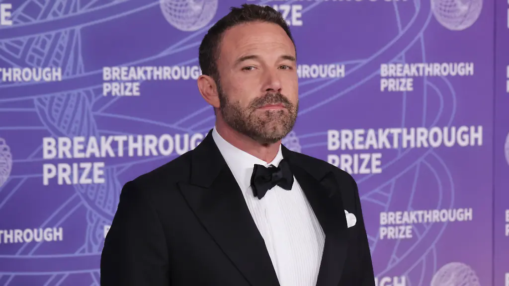 12th-Breakthrough-Prize-Ceremony-in-Santa-Monica-18-Apr-2026-Ben-Affleck-attends-the-12th-Breakthrough-Prize-Ceremony-at-Barker-Hangar