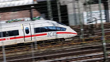 581092910
