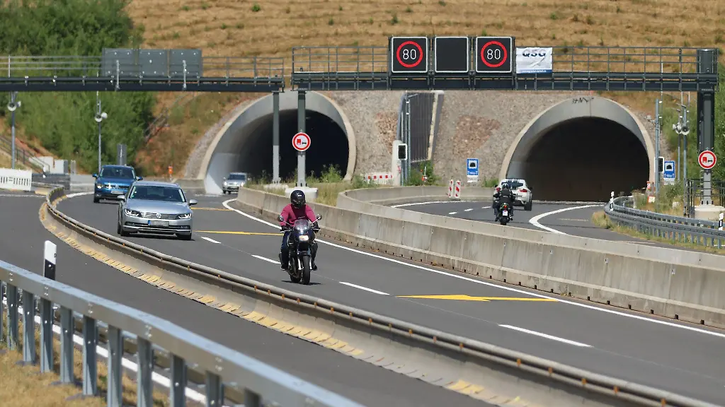 Der-Frankenhainer-Tunnel-wurde-vorzeitig-wieder-fuer-den-Verkehr-freigegeben