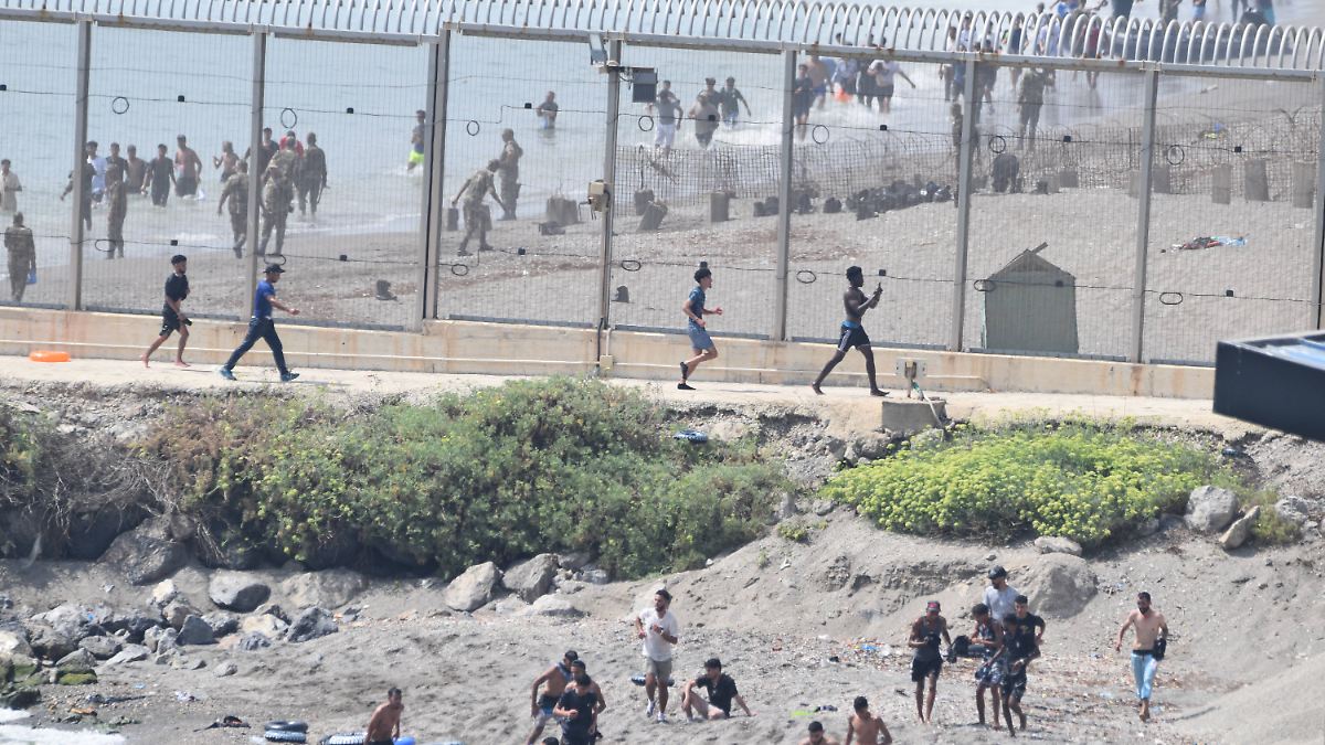 Emergency in Ceuta: Large Number of Migrants Have Arrived; Spanish Exclave ...