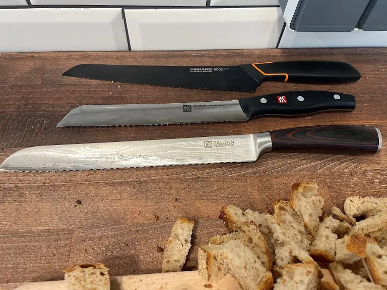 Test Brotmesser Testsieger Paudin mit langer Klinge