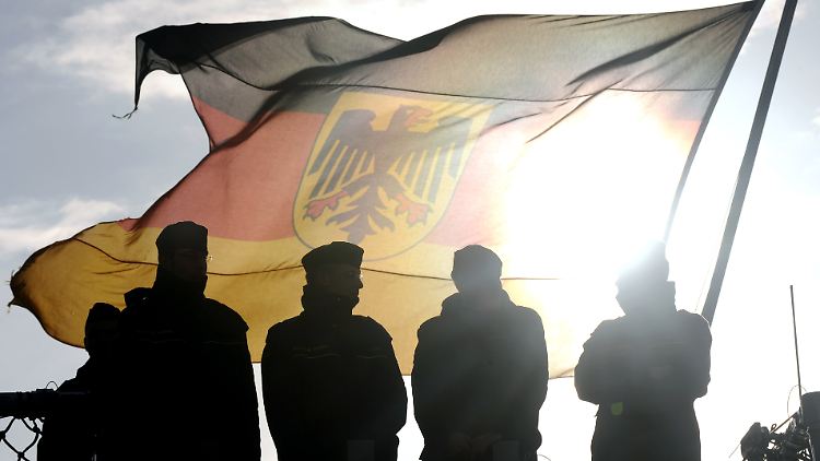Ab Juli können junge Männer und Frauen ihren Dienst am Staate freiwillig verrichten.